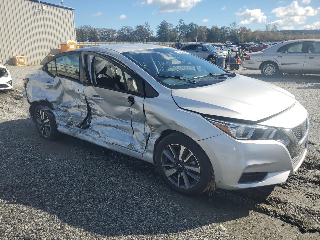 Nissan Versa Sv Image 3