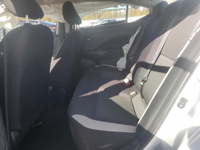 Nissan Versa Sv Image 9