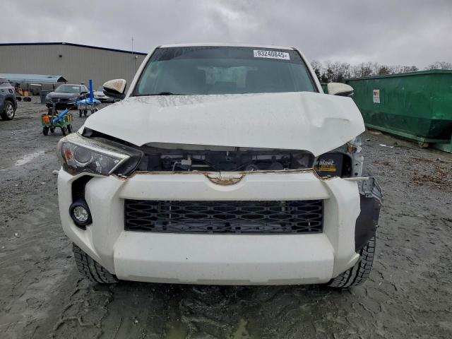 Toyota 4Runner Sr5 Image 12