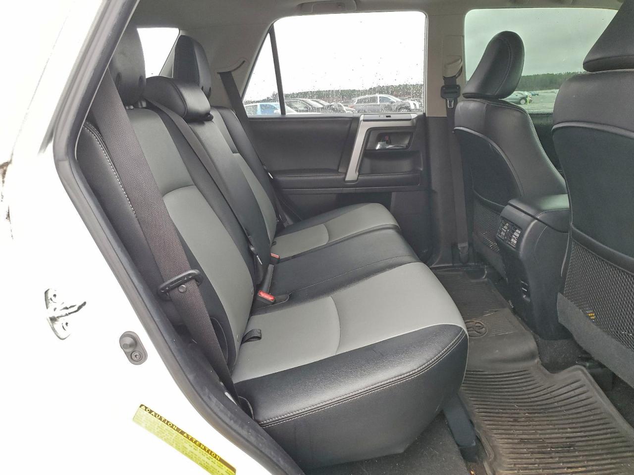 Toyota 4Runner Sr5 Image 6