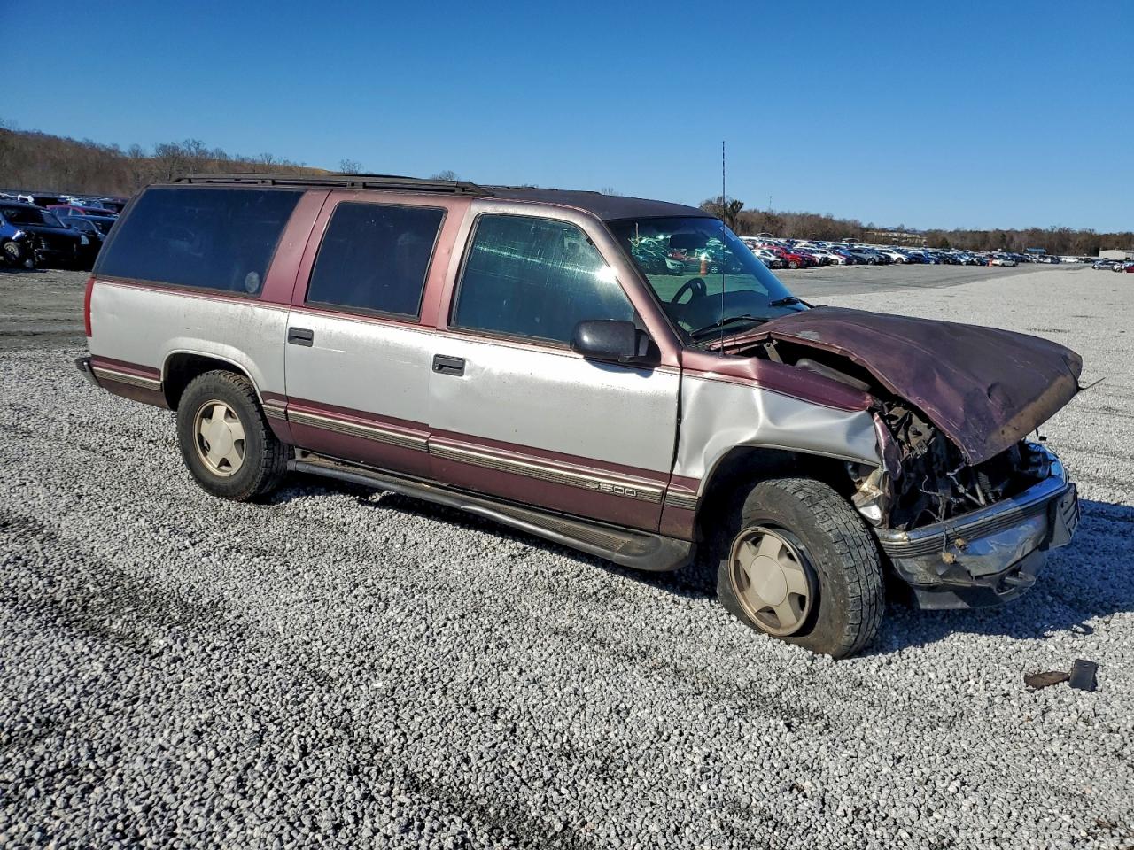 Chevrolet Suburban K1500 Image 2