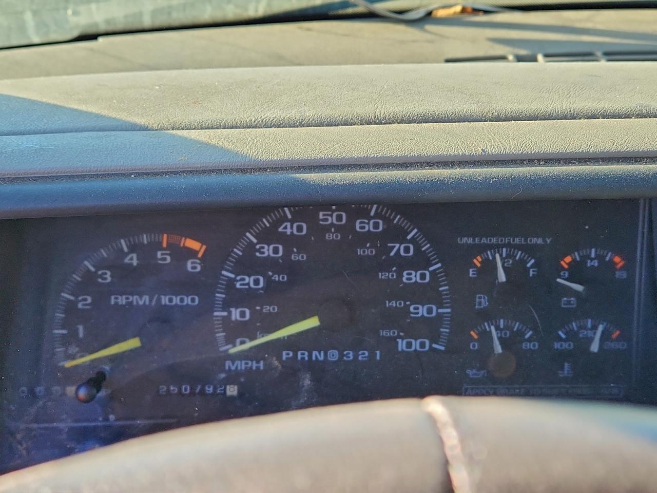 Chevrolet Suburban K1500 Image 5