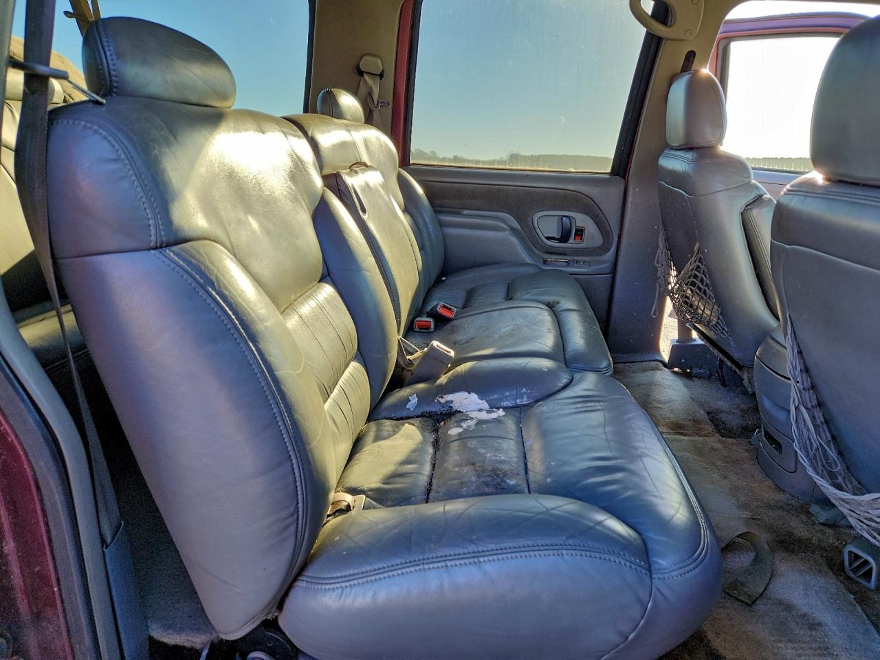 Chevrolet Suburban K1500 Image 8