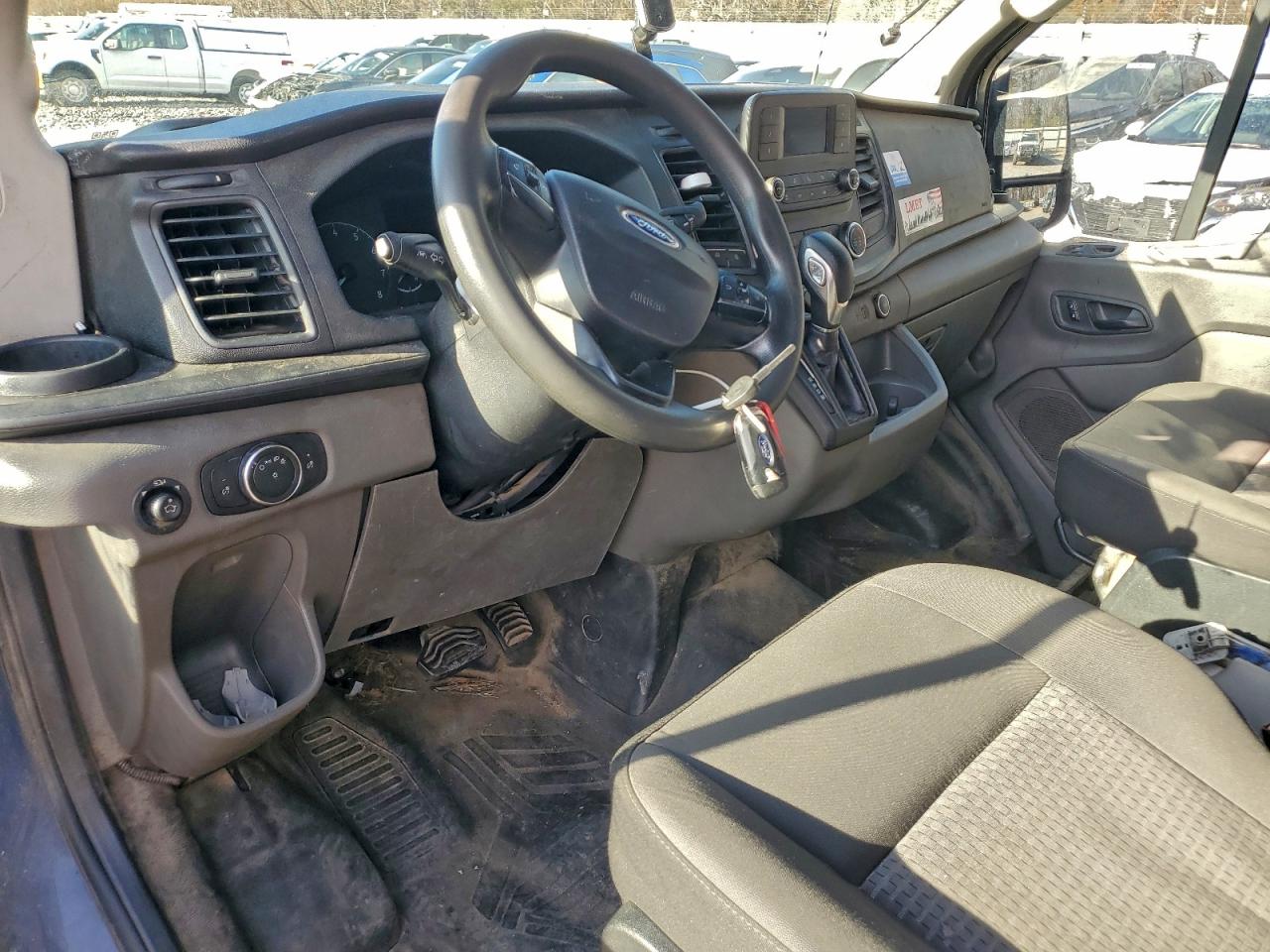 Ford Transit T-250 Image 9