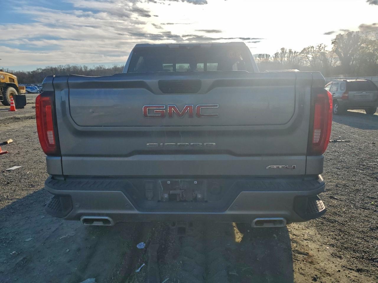 GMC Sierra K1500 At4 Image 2