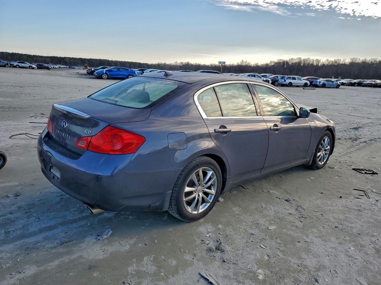 INFINITI G37 Base Image 2