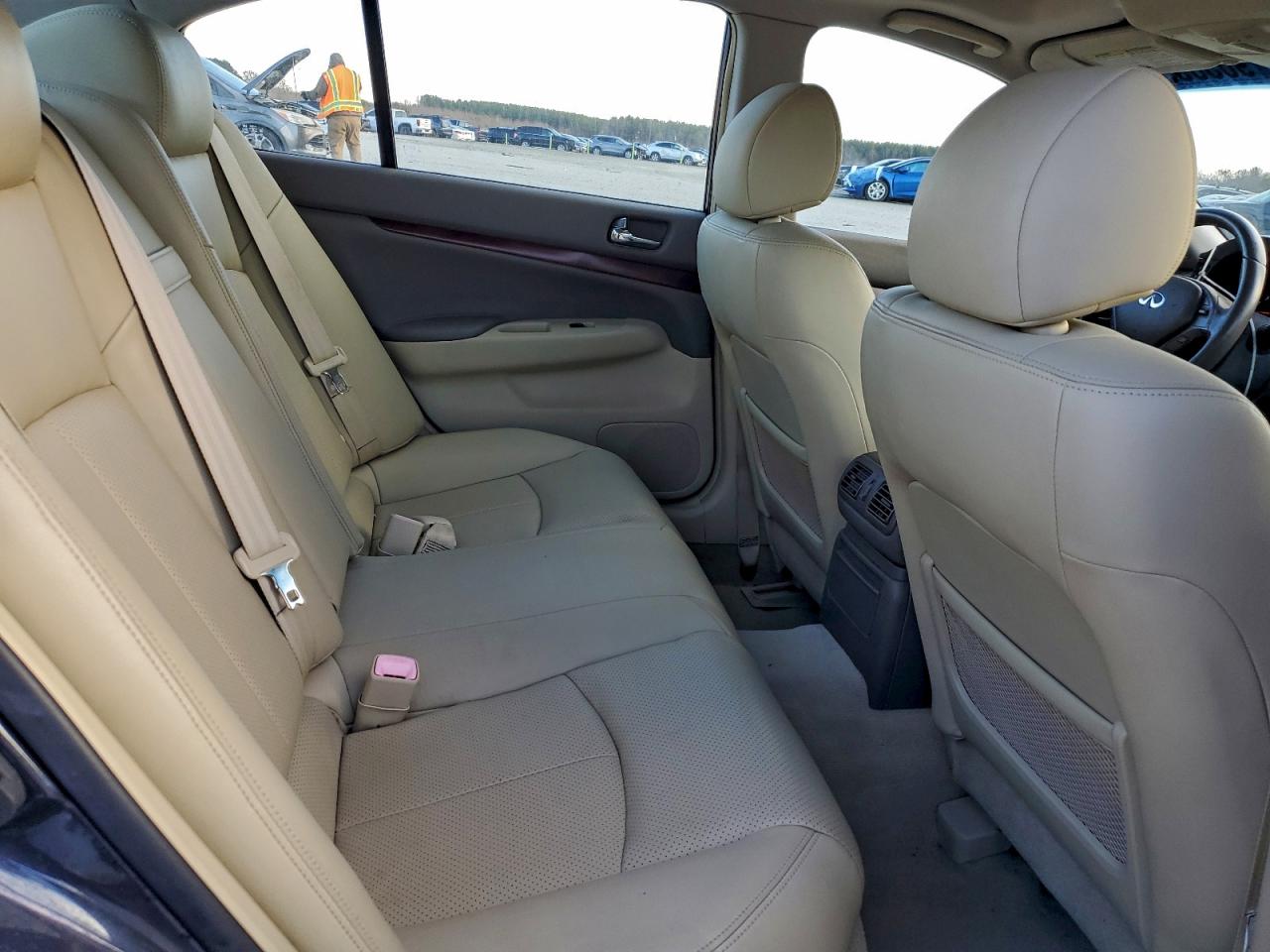 INFINITI G37 Base Image 10