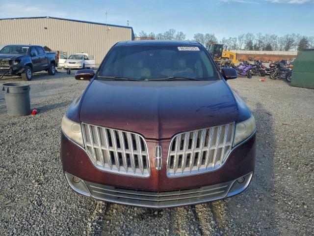 Lincoln MKT Image 2