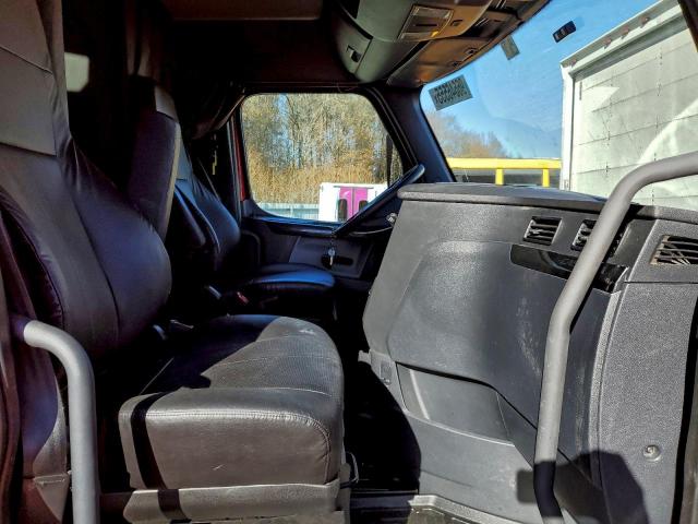 Freightliner Cascadia 1 Image 9