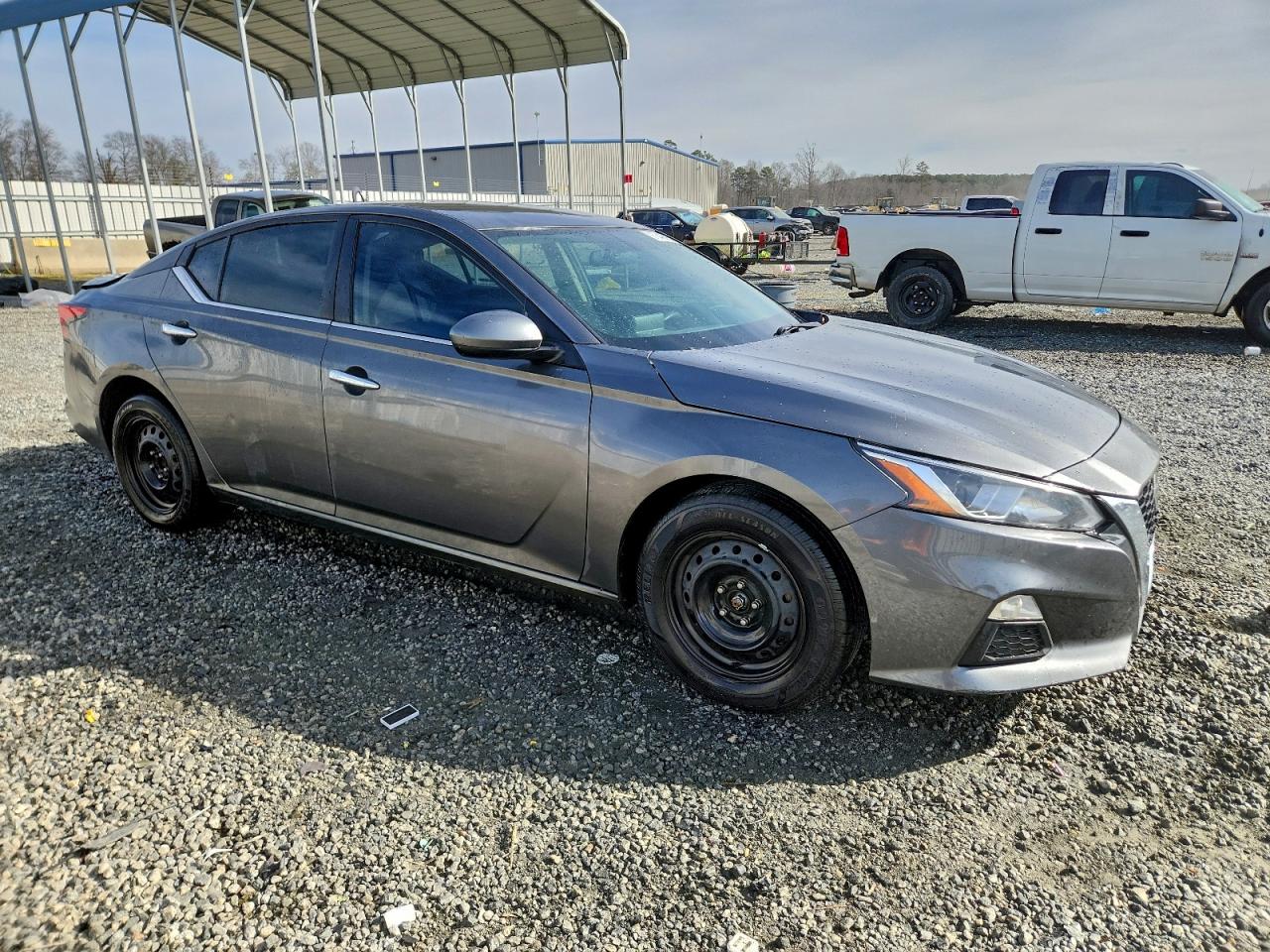 Nissan Altima S Image 2