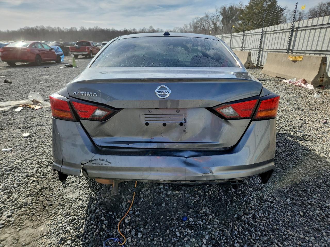 Nissan Altima S Image 12