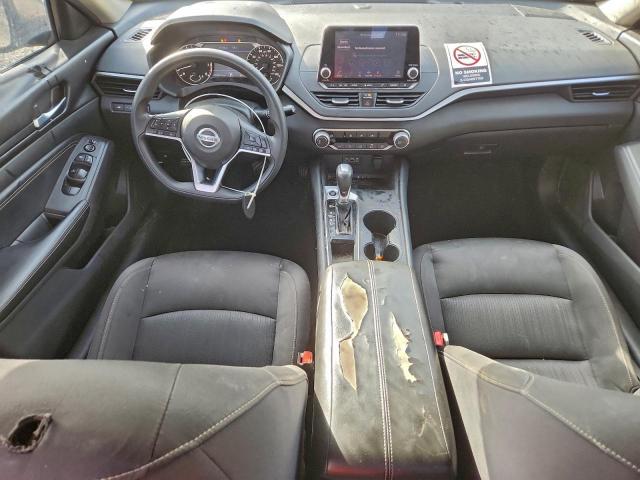 Nissan Altima S Image 6