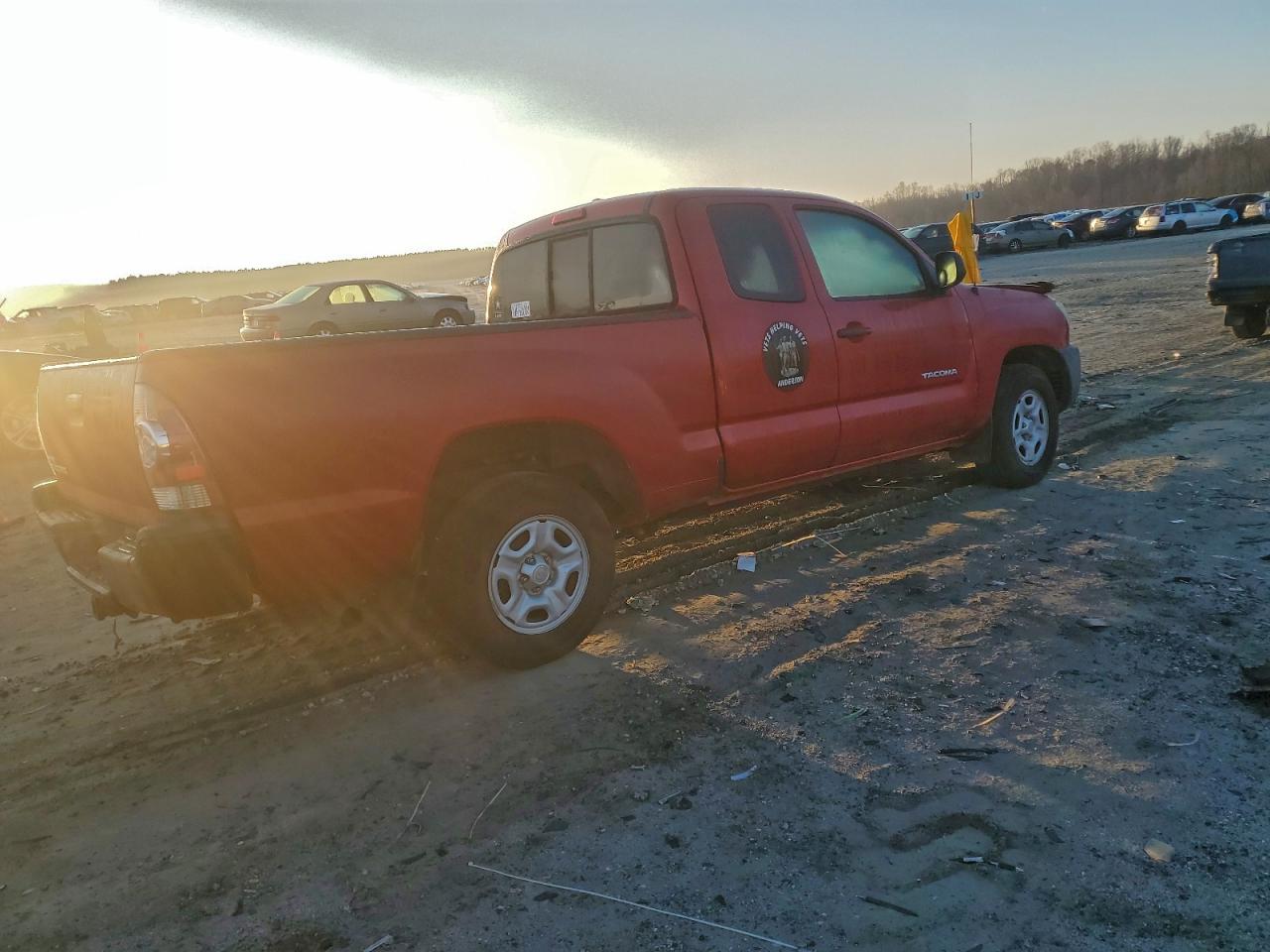 Toyota Tacoma Access Cab Image 2