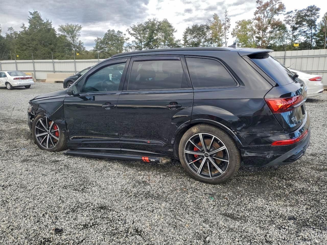 Audi Q7 Premium Plus Image 6