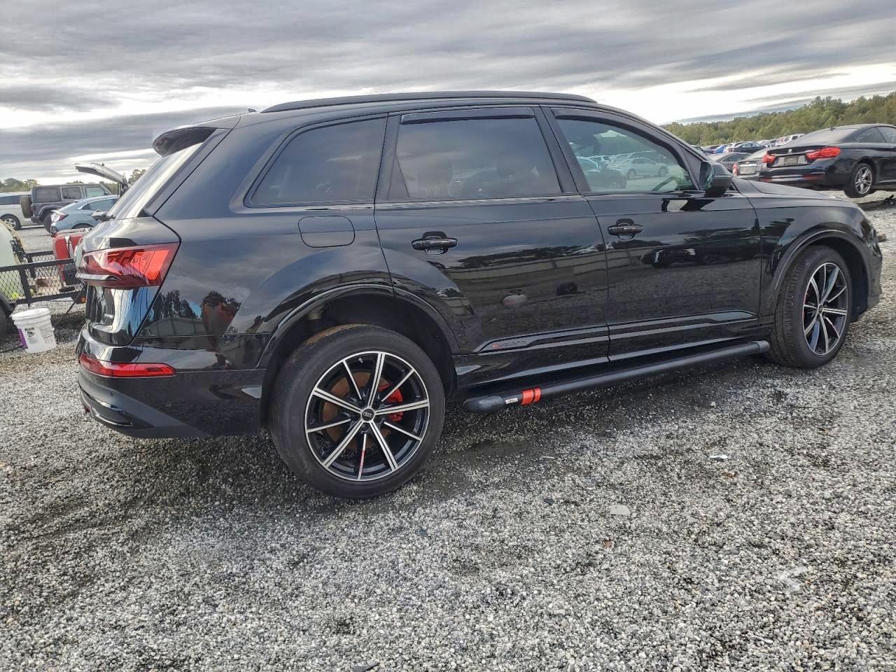 Audi Q7 Premium Plus Image 9
