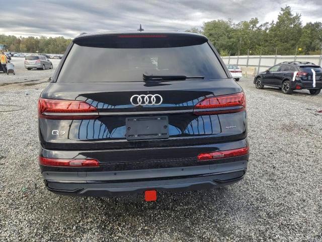 Audi Q7 Premium Plus Image 12