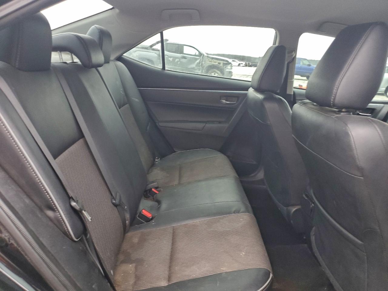 Toyota Corolla L Image 6