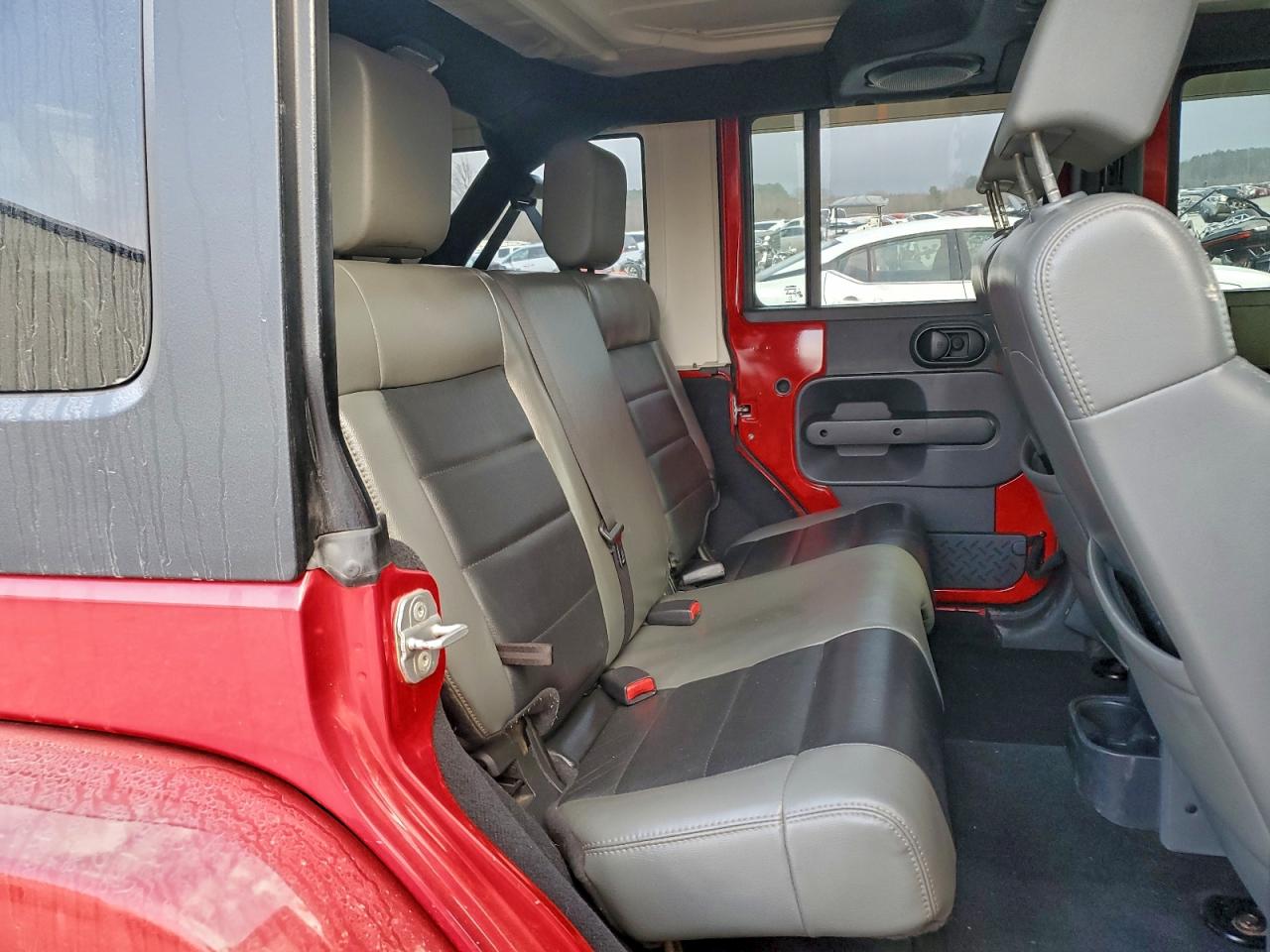 Jeep Wrangler Rubicon Image 11