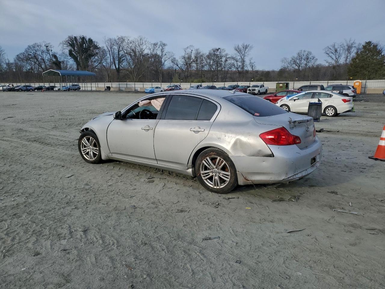 INFINITI G37 Base Image 9