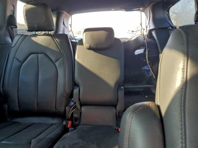 Chrysler Pacifica Touring L Image 10