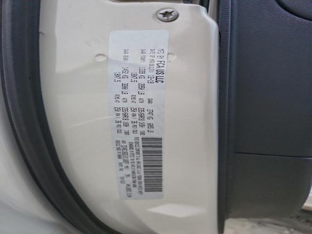 Chrysler Pacifica Touring L Image 2