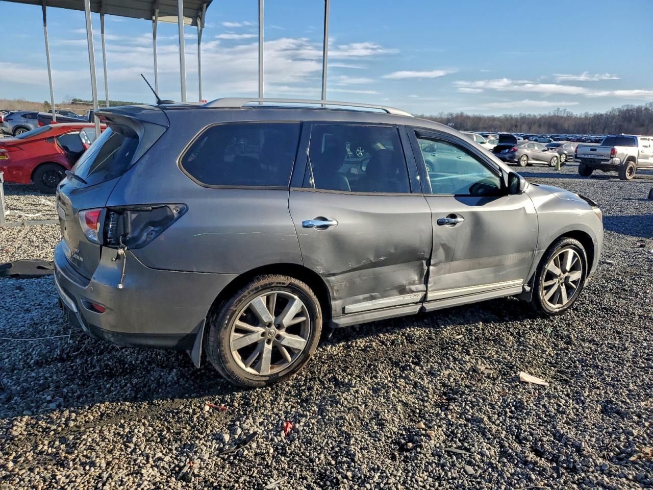 Nissan Pathfinder S Image 6