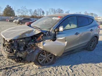  Salvage Hyundai TUCSON