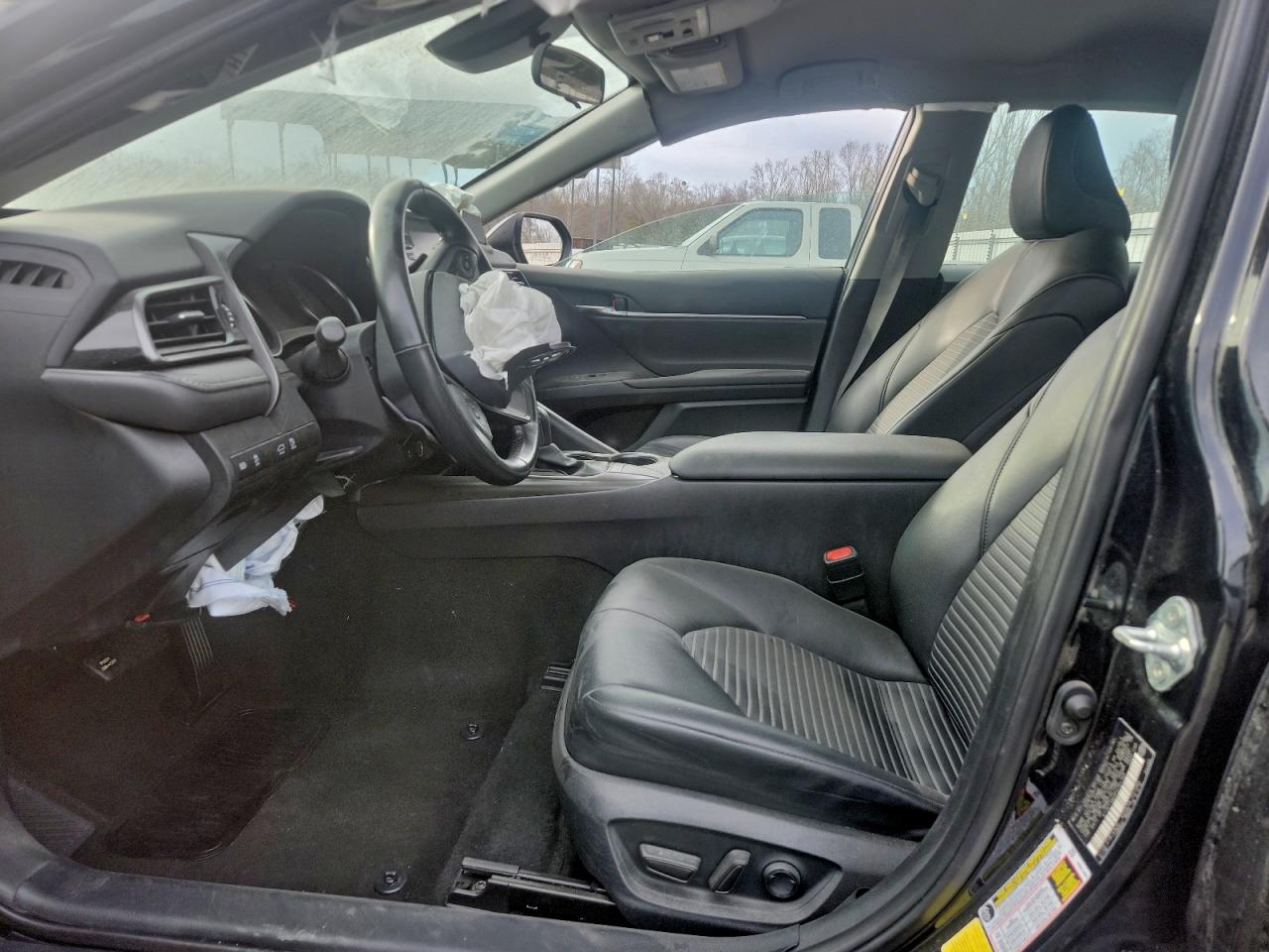 Toyota Camry Se Night Shade Image 10