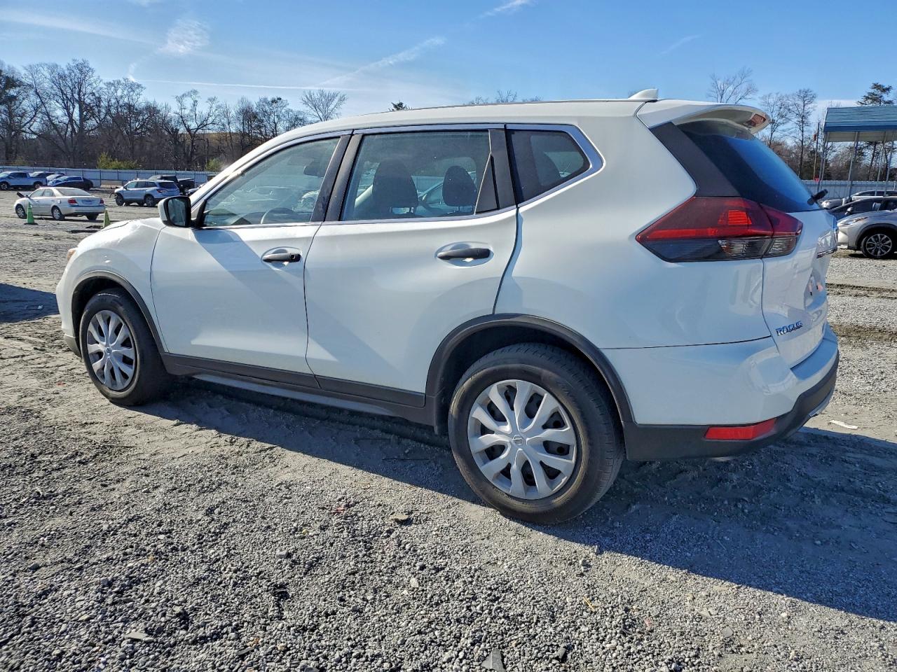 Nissan Rogue S Image 3