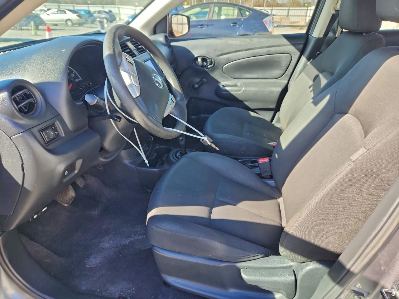 Nissan Versa S Image 11