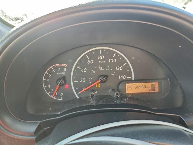 Nissan Versa S Image 6