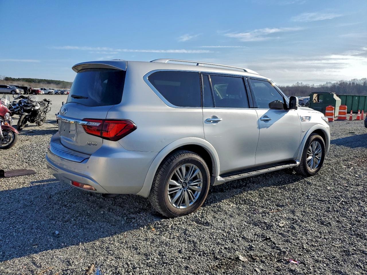 INFINITI Qx Luxe Image 2