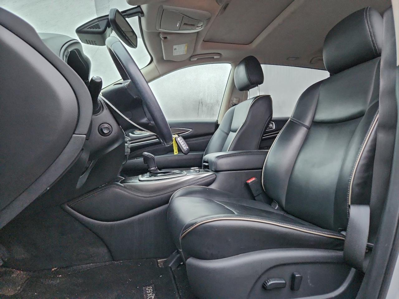 INFINITI Qx Luxe Image 4