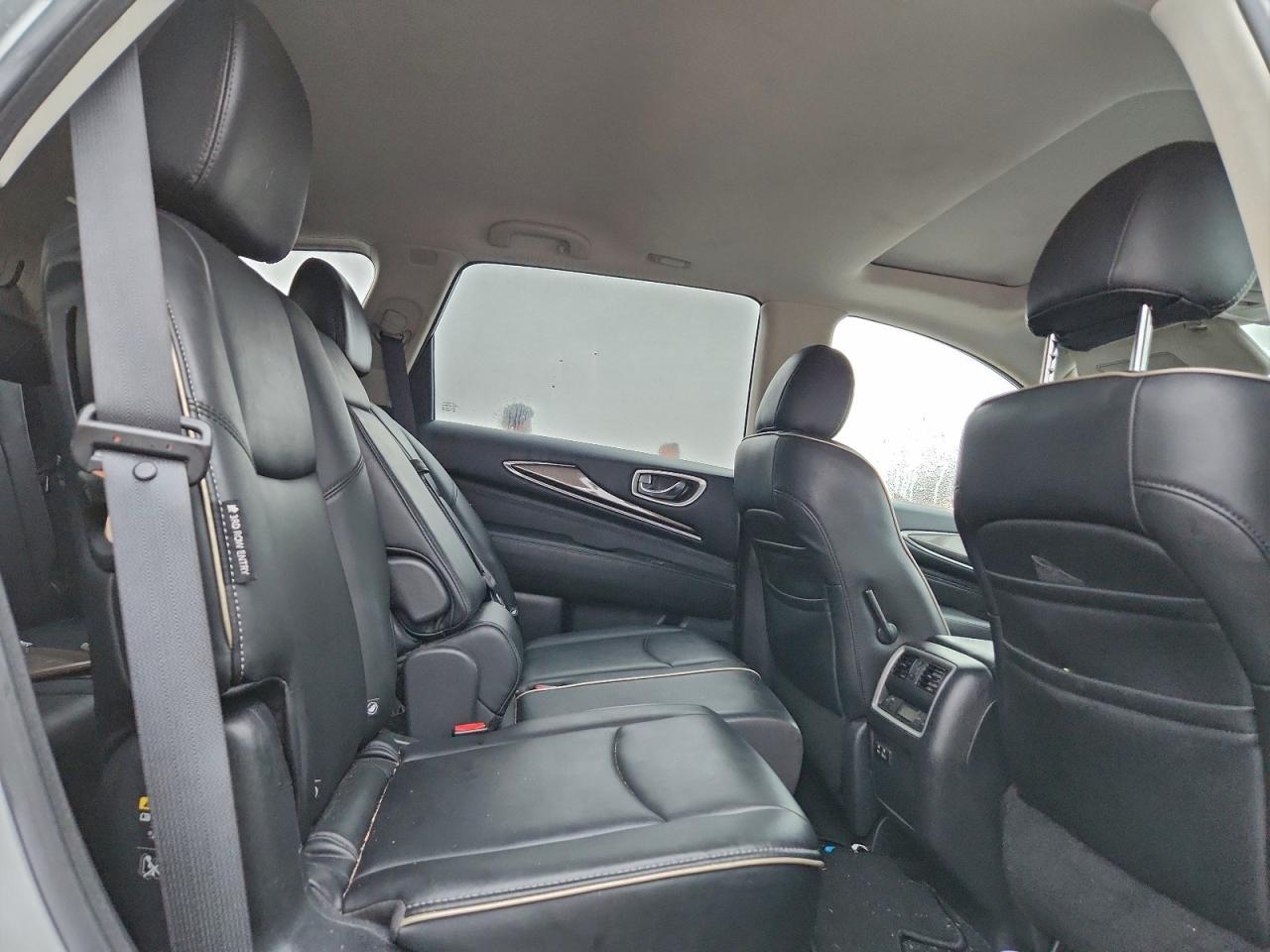 INFINITI Qx Luxe Image 12