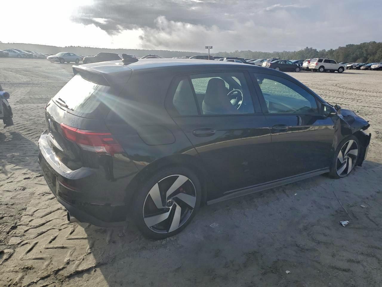 Volkswagen GTI S Image 4