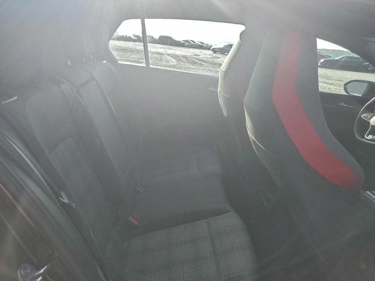 Volkswagen GTI S Image 7