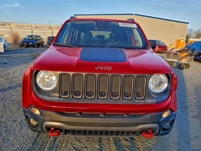 Jeep Renegade Trailhawk Image 7
