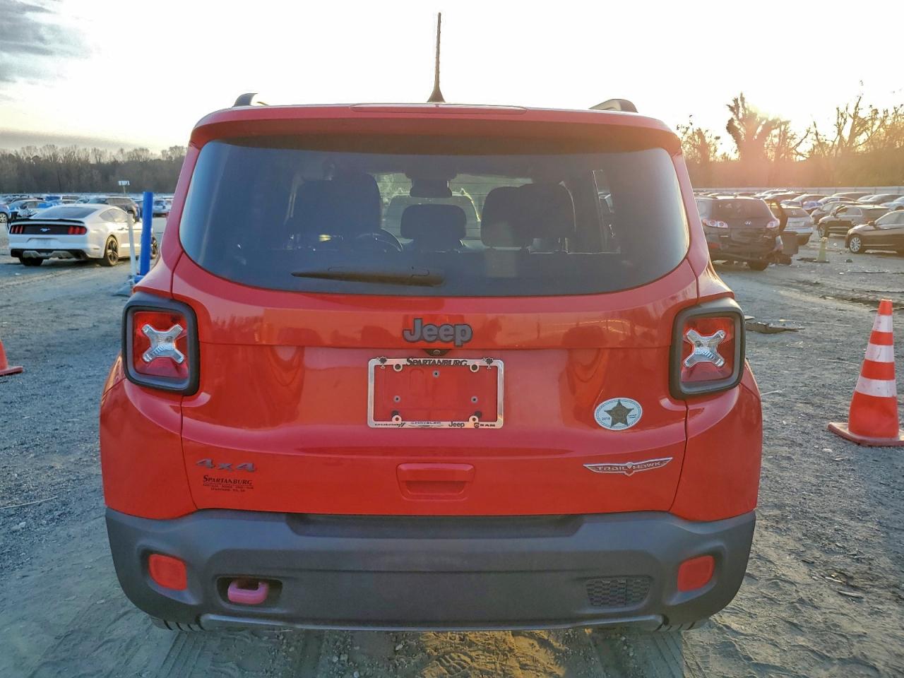 Jeep Renegade Trailhawk Image 3