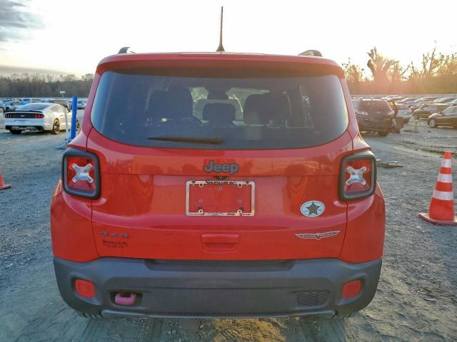 Jeep Renegade Trailhawk Image 3
