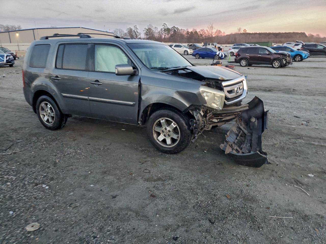 Honda Pilot Touring Image 5