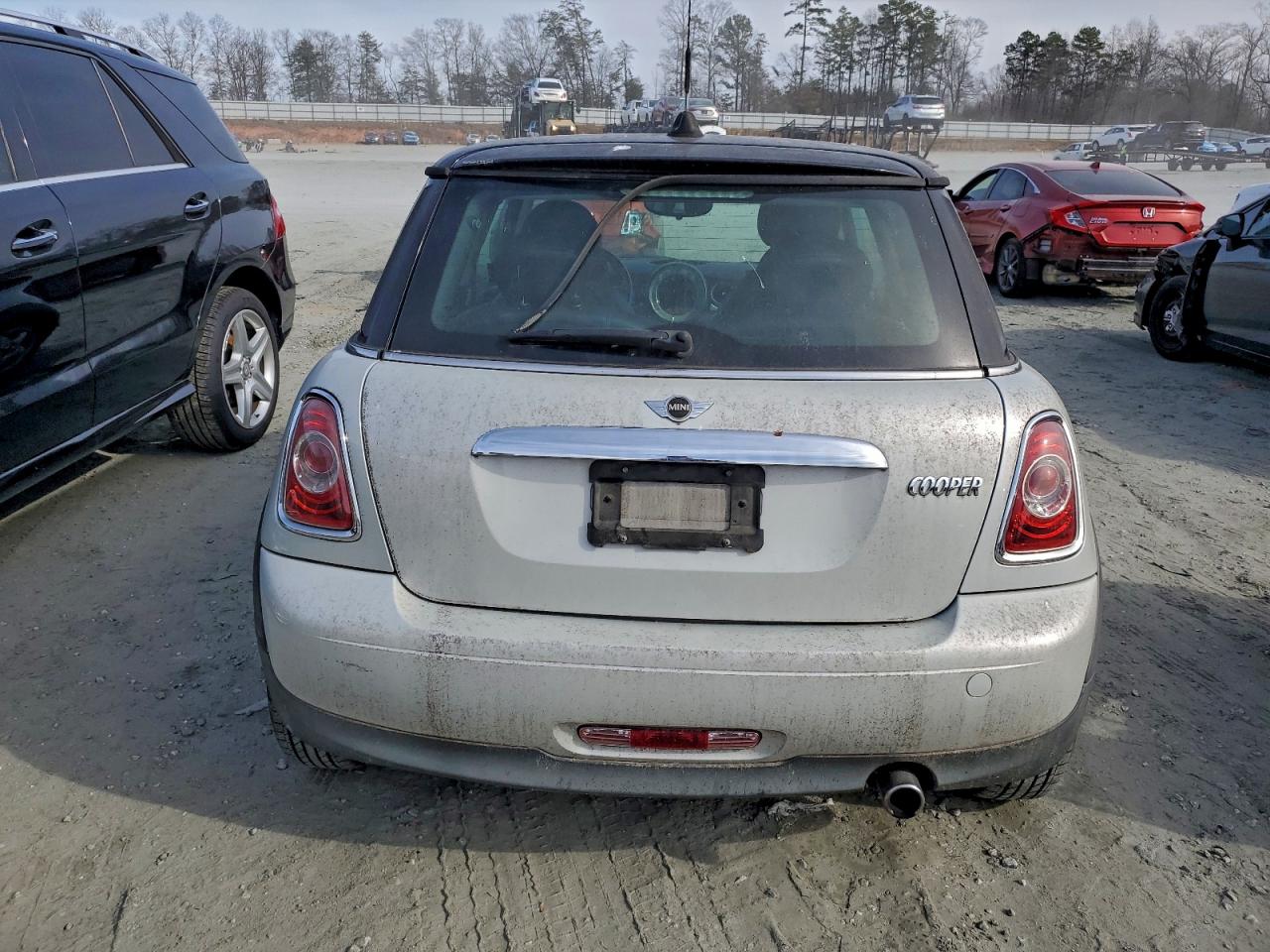 MINI Cooper Image 12