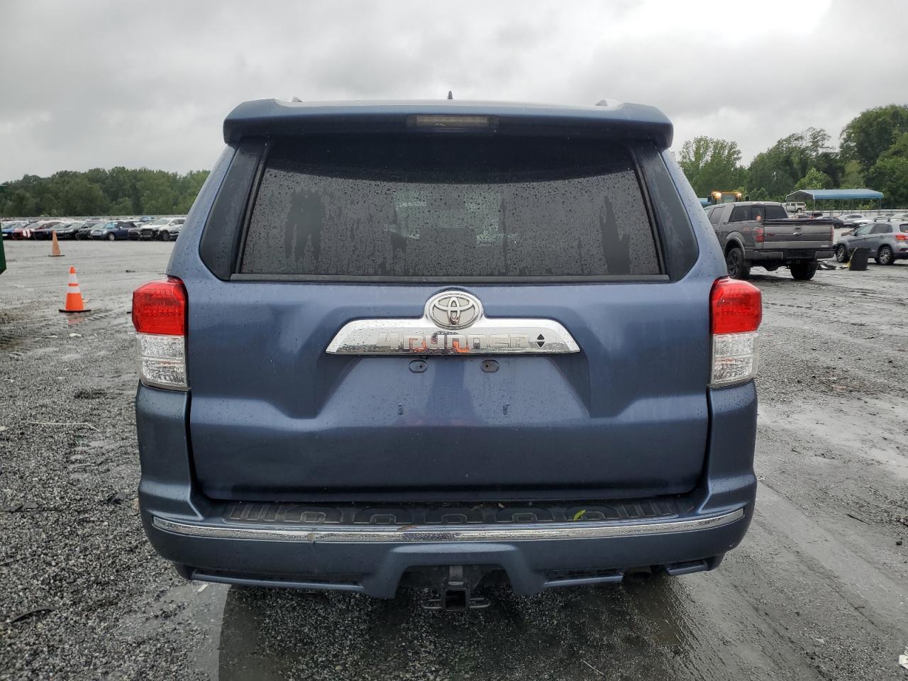 Toyota 4Runner Sr5 Image 9
