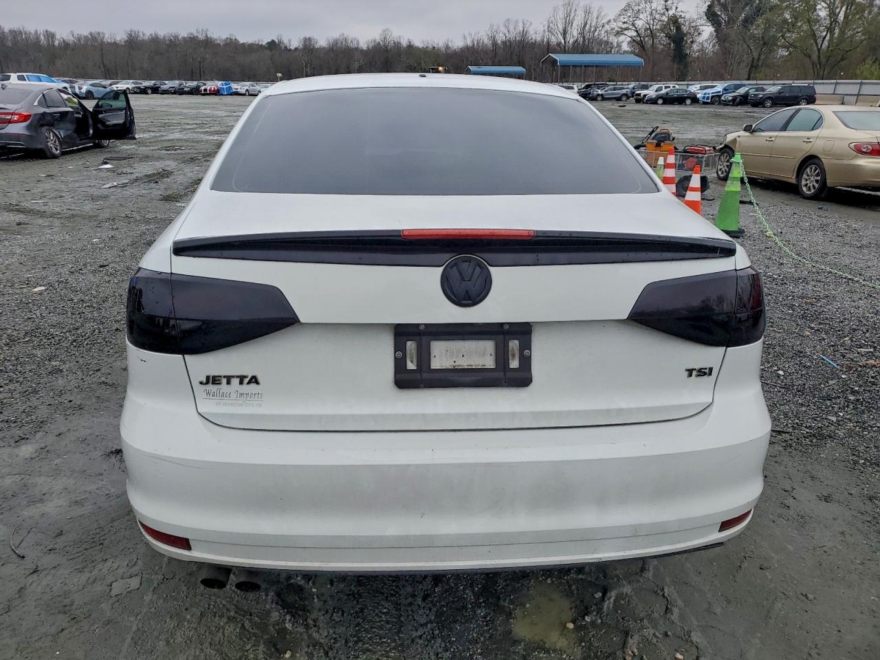 Volkswagen Jetta S Image 6