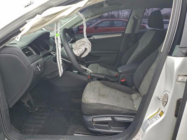 Volkswagen Jetta S Image 7