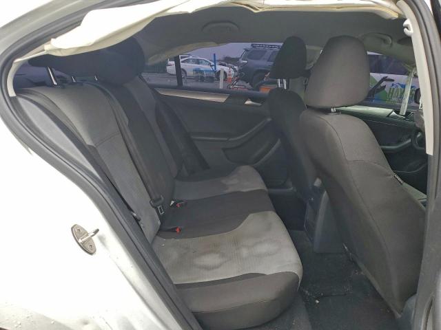 Volkswagen Jetta S Image 13