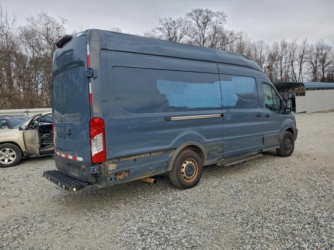 Ford Transit T-250 Image 5