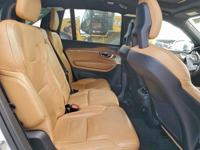 Volvo XC90 T6 Image 10