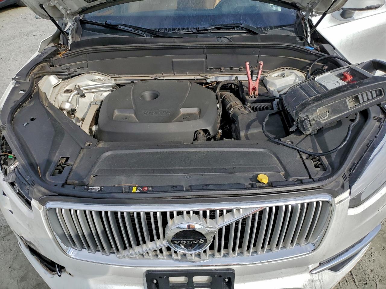 Volvo XC90 T6 Image 11