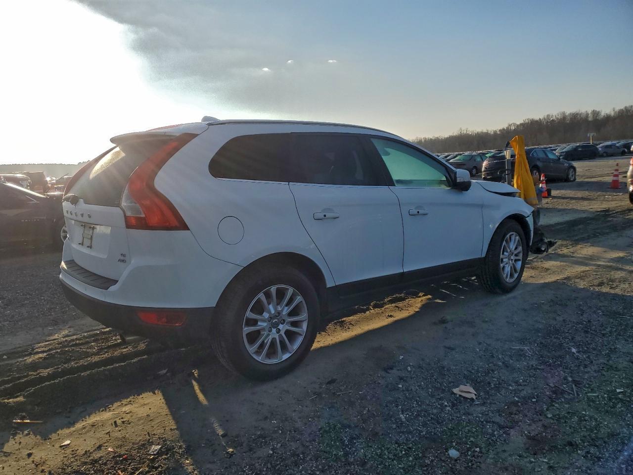 Volvo XC60 T6 Image 10