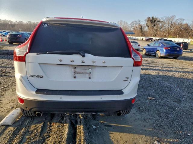 Volvo XC60 T6 Image 12